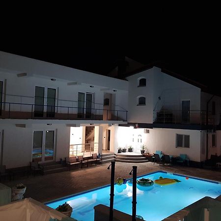 Cool Breeze - Mamaia Nord Hotell Năvodari Exteriör bild