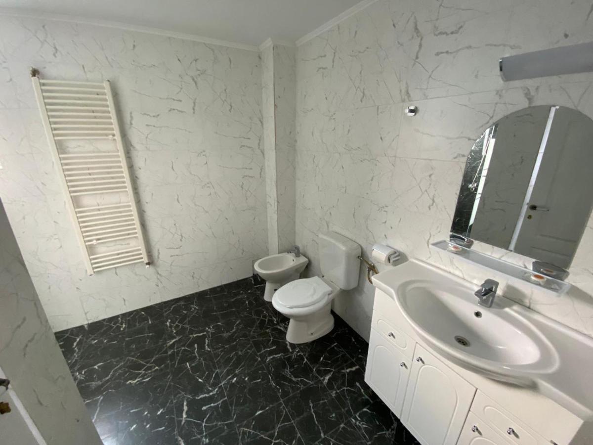 Cool Breeze - Mamaia Nord Hotell Năvodari Exteriör bild