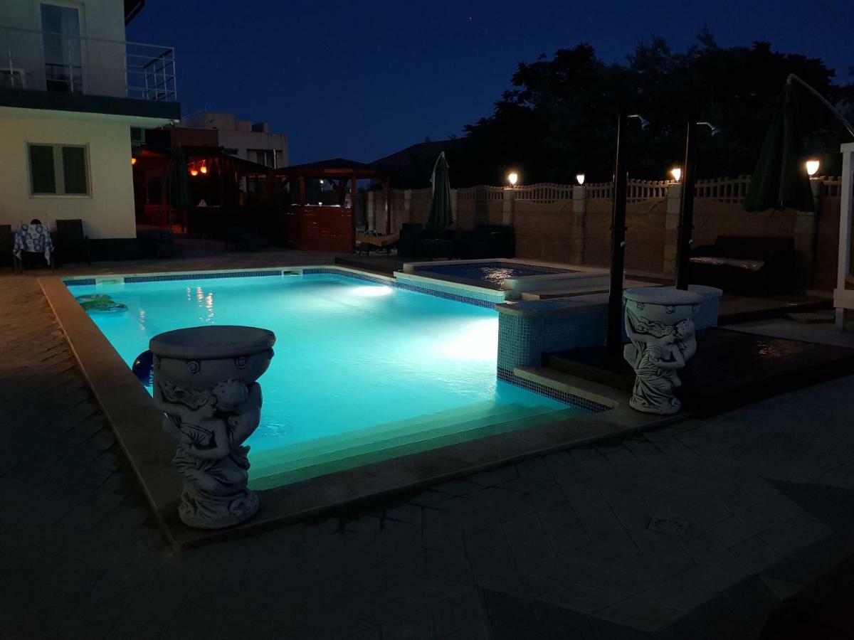 Cool Breeze - Mamaia Nord Hotell Năvodari Exteriör bild